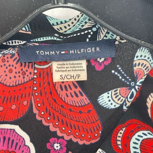 Tommy Hilfiger Womens Butterfly Blouse Top Sleeveless Tie Neck Red Black Small - Picture 5 of 9